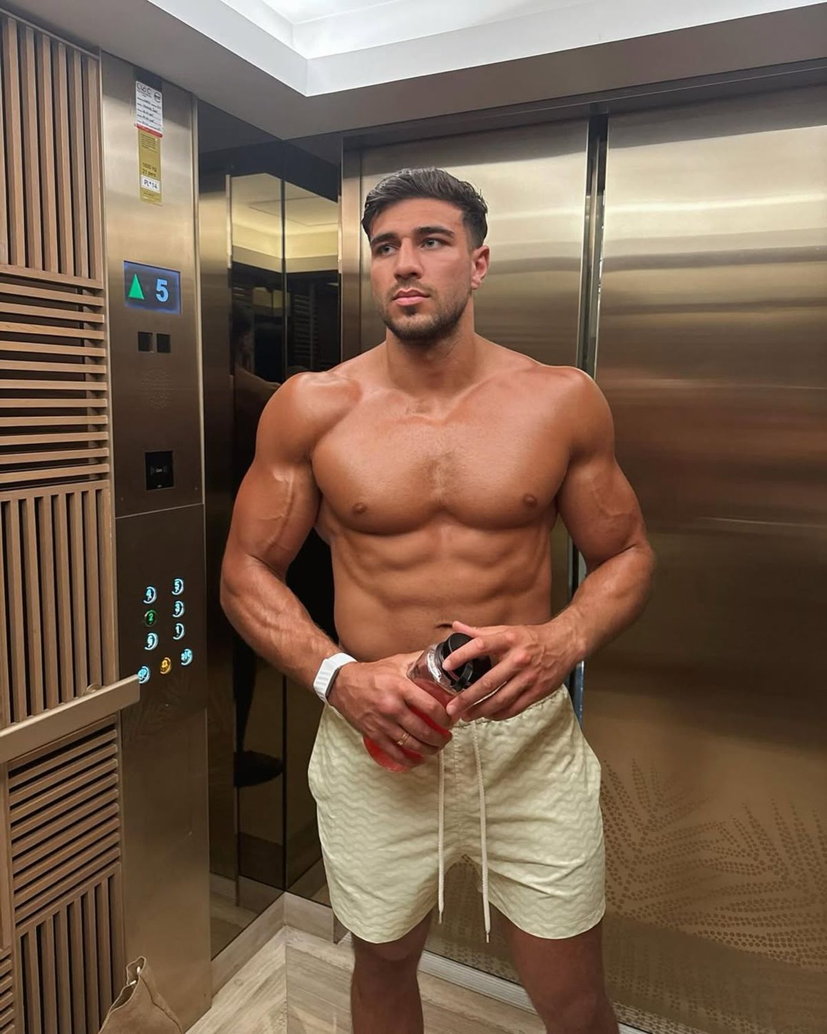 Inside Tommy Fury's 6,000 calorie bulking diet as he takes on Eddie Hall
