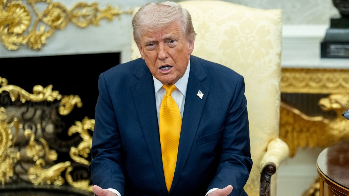 Calls for Donald Trump to be removed from office after worrying threats to Iran