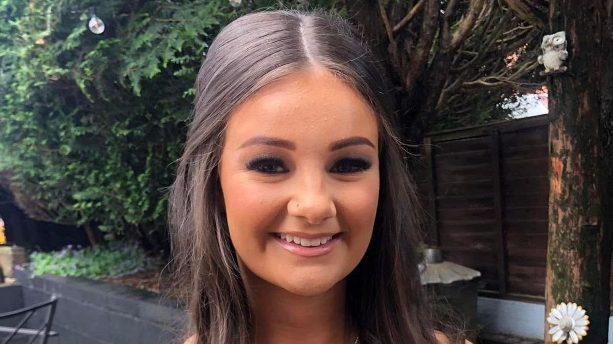 19-year-old dies after waking up with headache she thought was from ...