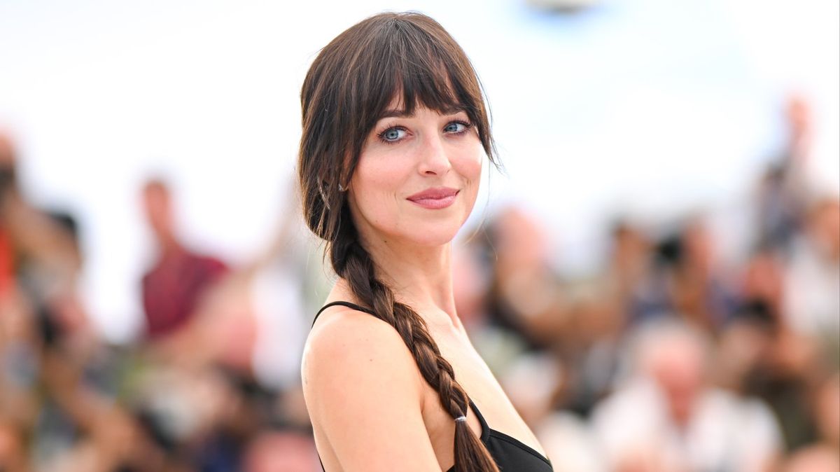 Dakota Johnson reveals her major relationship ‘red flag’ amid Chris ...