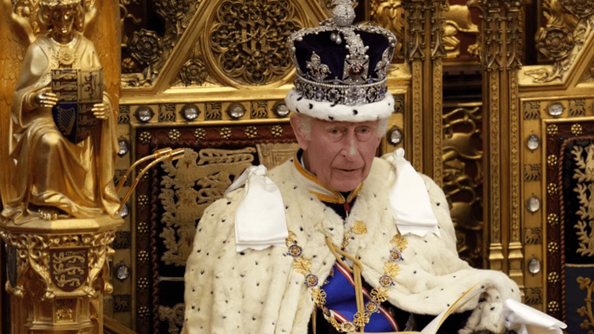 Labour MP being 'held hostage' in Buckingham Palace during King Charles' speech