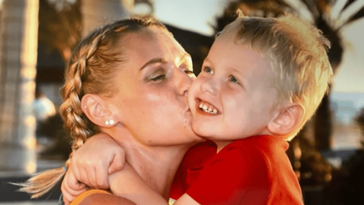 Mum issues warning to other parents after losing son to rare eating disorder ARFID