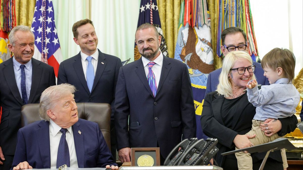 White House issues hilarious response to toddler interrupting Trump’s announcement