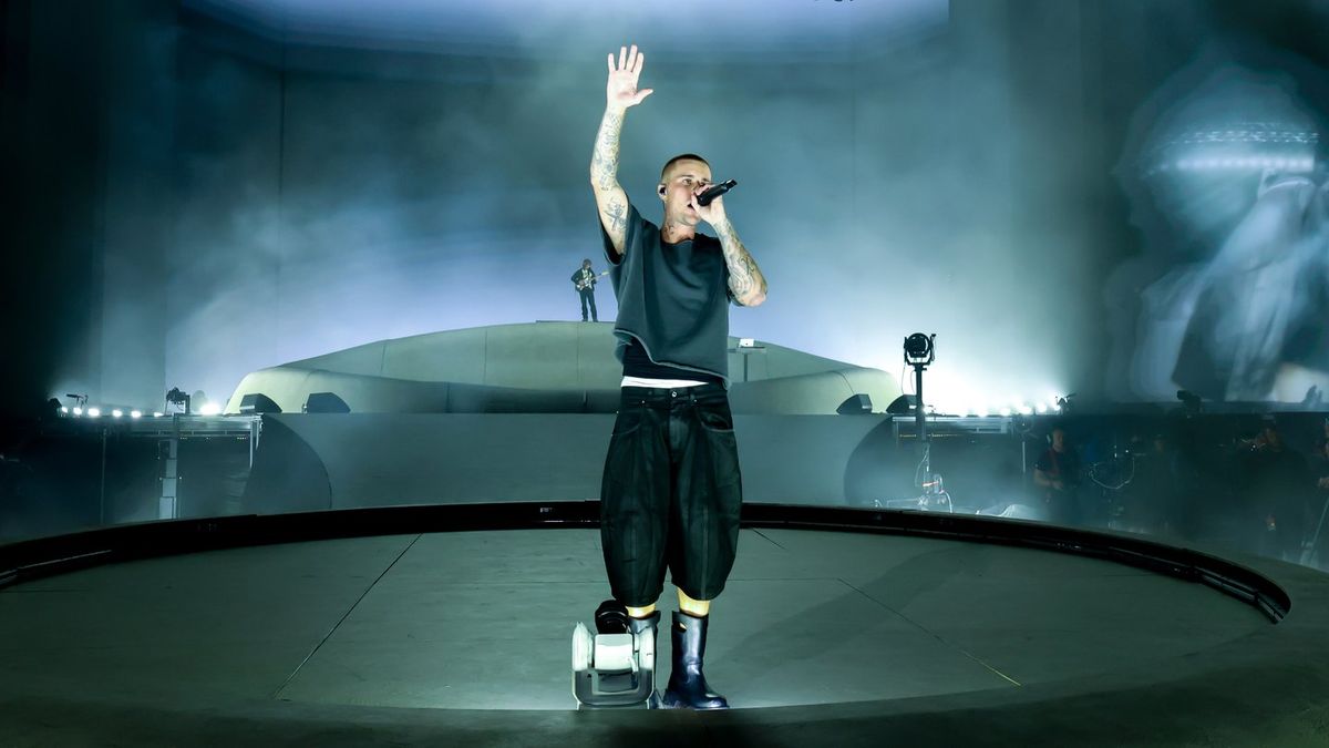 Justin Bieber fans ‘work out’ sad reason why he played YouTube videos during Coachella performance