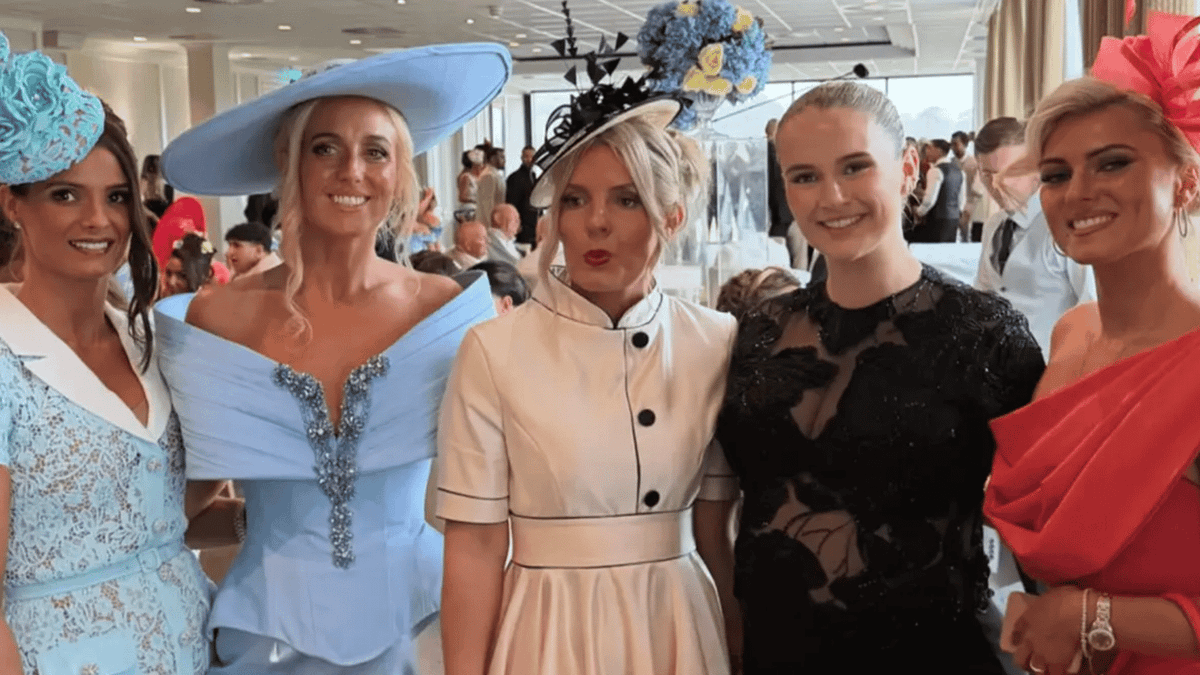 Molly Mae Hague Leaves 16 year old Venezuela Fury s Wedding Early In A molly-mae-hague-leaves-16-year-old-venezuela-fury-s-wedding-early-in-a