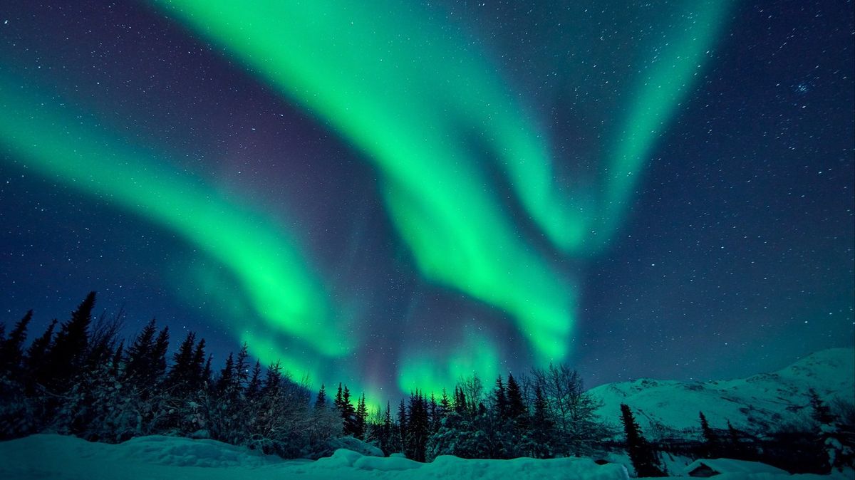 NOAA Issues G2 Storm Watch as Northern Lights May Hit 28 US States