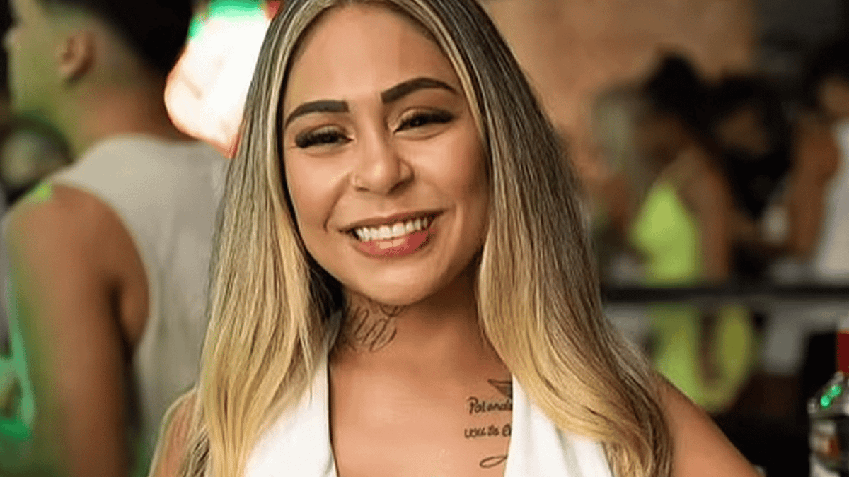 Adult film star falls to her death after plunging over balcony during