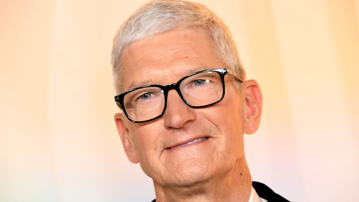 Tim Cook to step down as Apple CEO as replacement announced