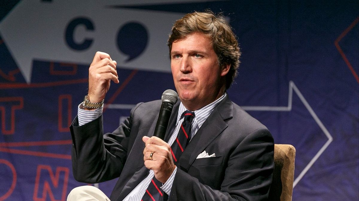 Tucker Carlson claims the CIA is framing him after they read his Iran texts