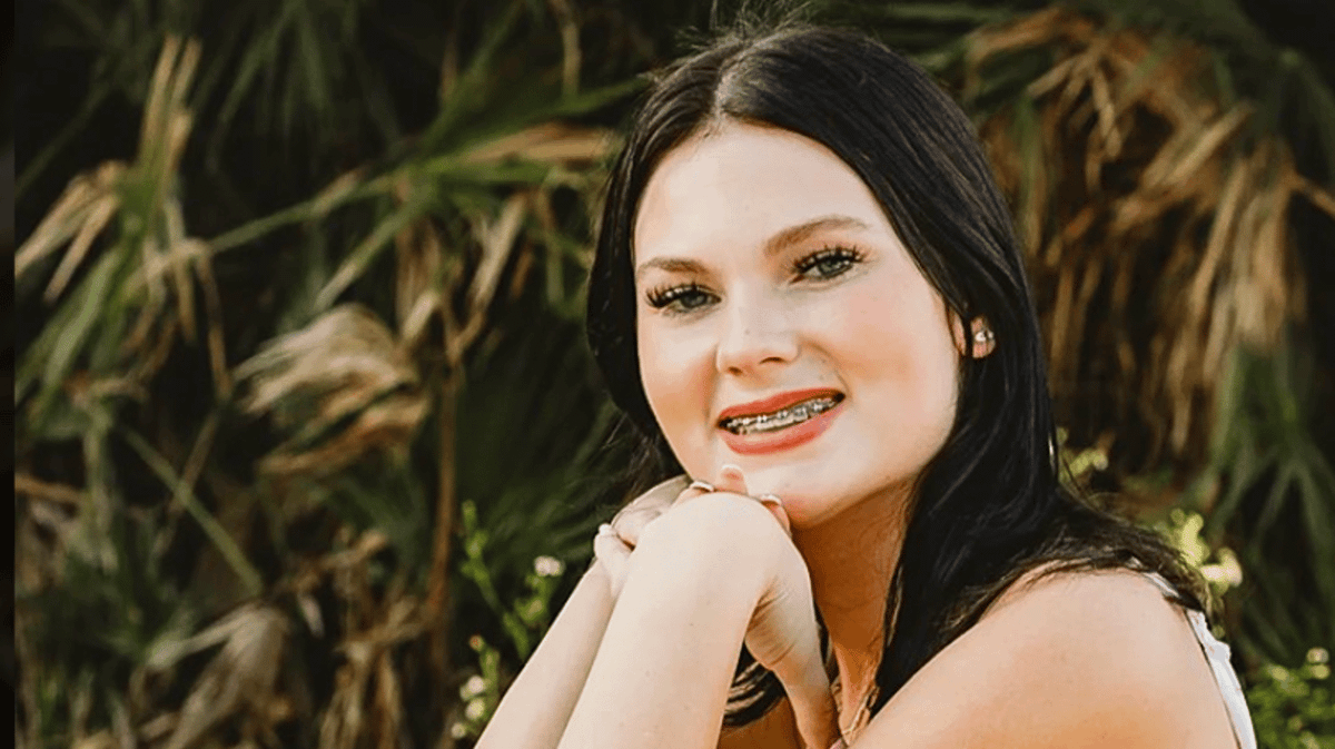 Teen accused of murdering stepsister on cruise told he can stay out of jail