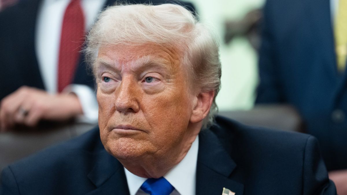 Donald Trump refuses to wear bulletproof vest over fears of looking heavier