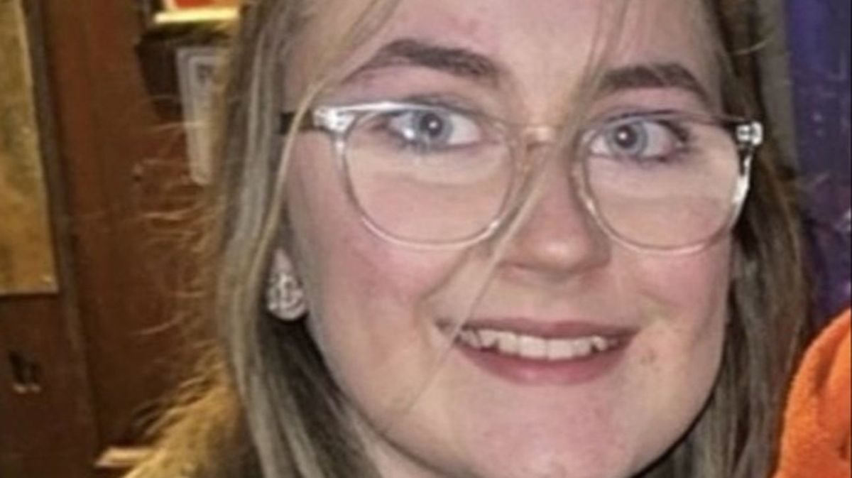 Girl, 14, left paralyzed from the neck down after getting the flu