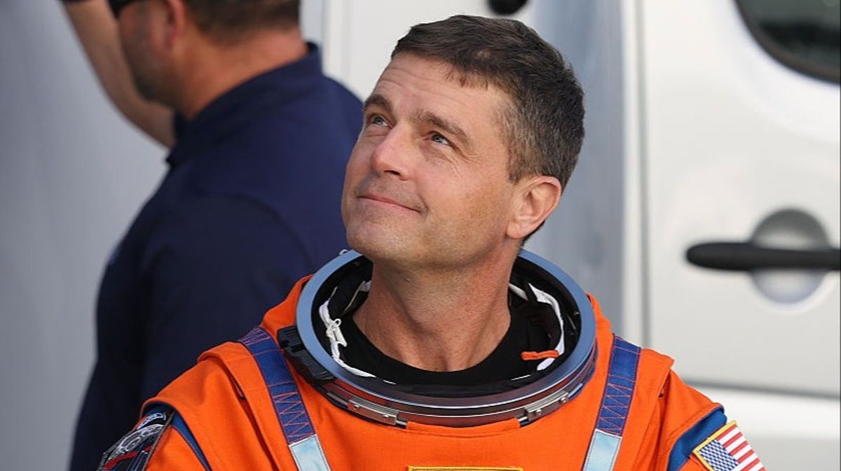 Astronaut Reveals The Chilling Moment He Feared He Wouldn’t Return To Earth After Traveling Over Dark Side Of The Moon