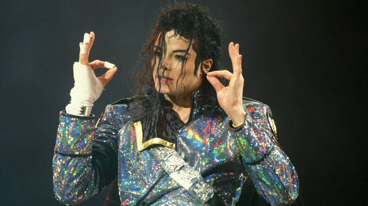 Reason why Michael Jackson always wore tape on his fingertips explained as fans spot detail in photos