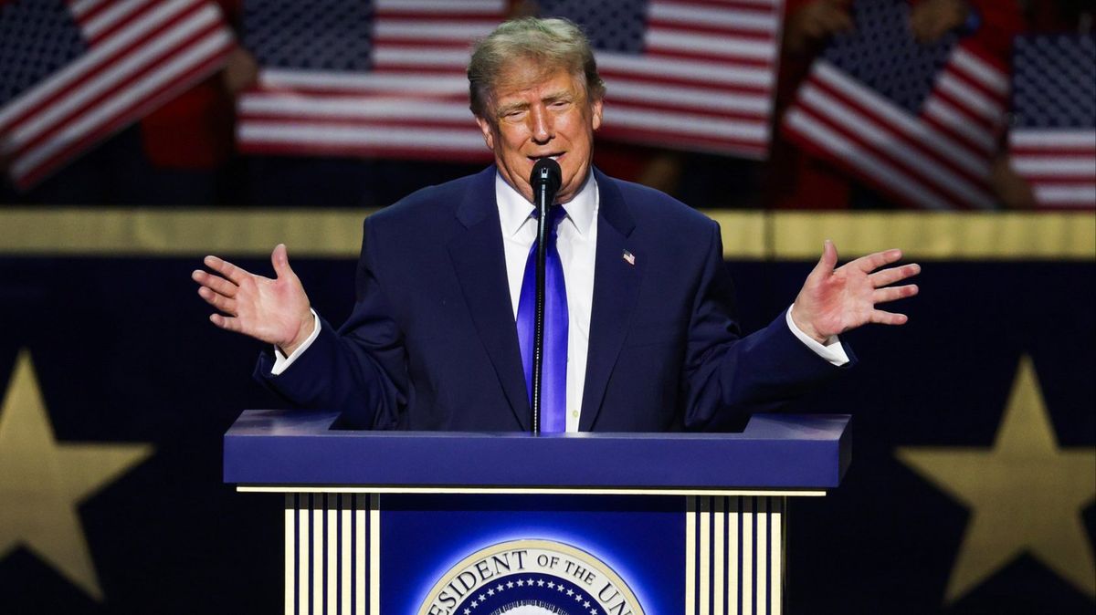 Trump issues bizarre threat to Americans if they don't vote Republican in new rant