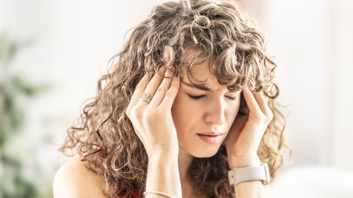 Neurologists Reveal The Five Headache Symptoms That Could Be Warning Signs Of Something Serious