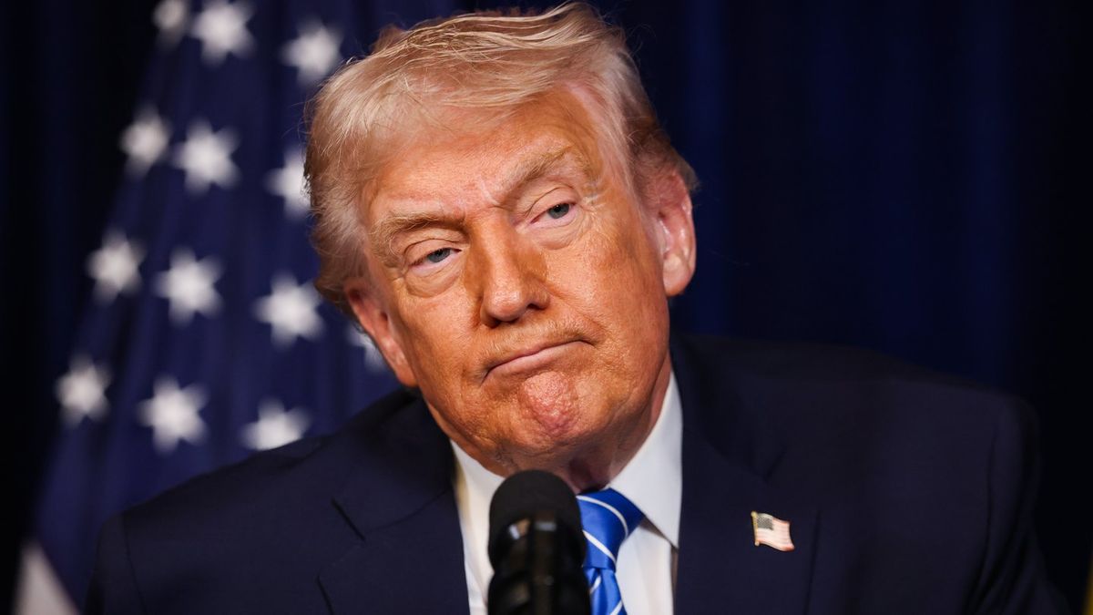 Donald Trump's approval rating hits all-time low as results dip to 'critical' level