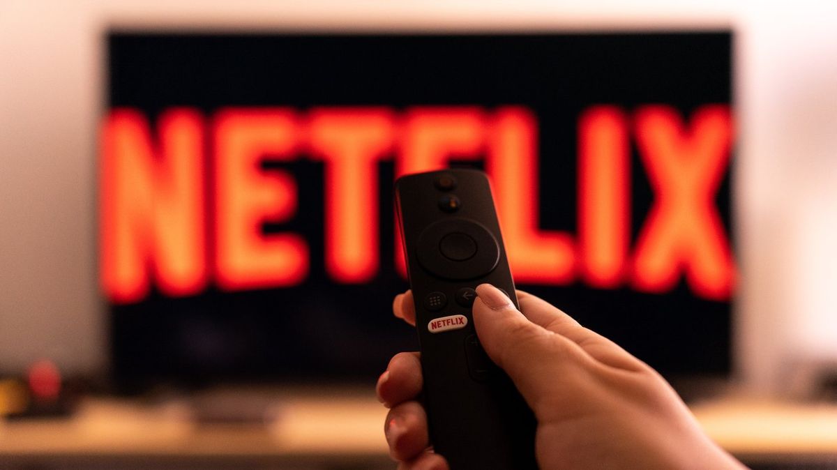 100 Netflix films and shows leaving in September includes 97% rated ...