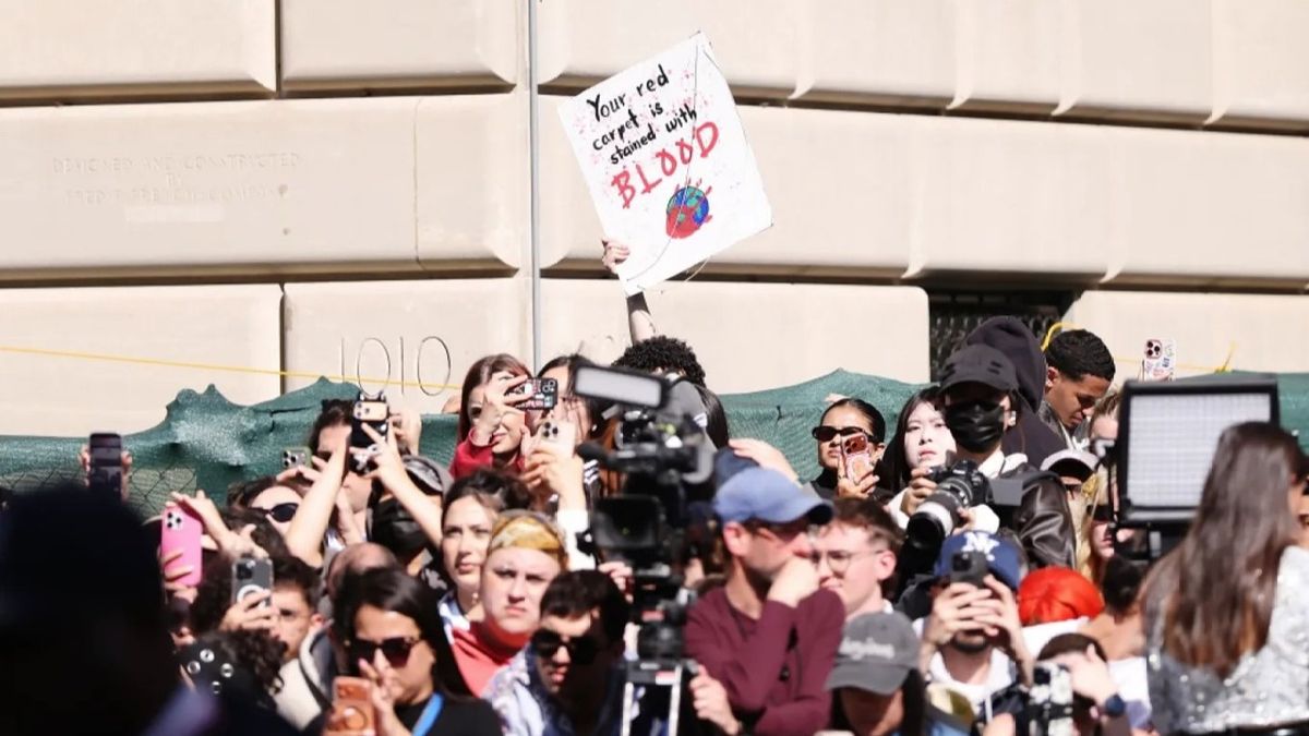 Met Gala faces tense security breach as protester tackled to the ground after breaking through entrance