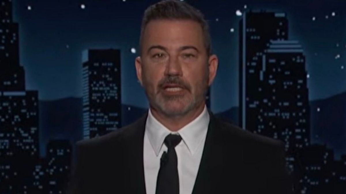 Jimmy Kimmel begs Trump to let him host White House Correspondents' Dinner