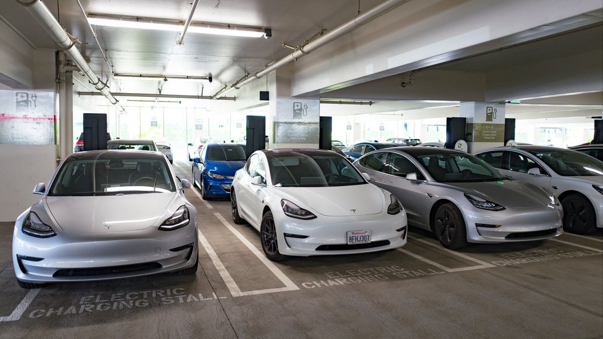 Man who bought Tesla for $140,000 shocked after finding out what it's ...