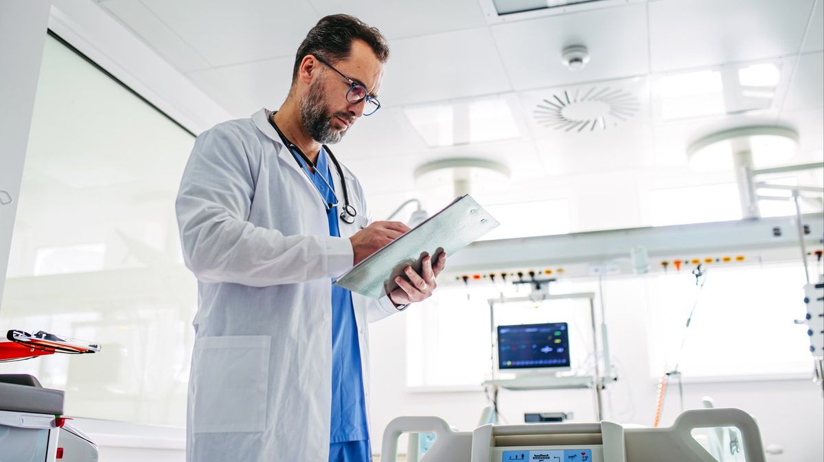 Urologist Explains What ‘Normal’ Private Parts Actually Look Like As He Urges People To Be Aware Of 'Red Flag'