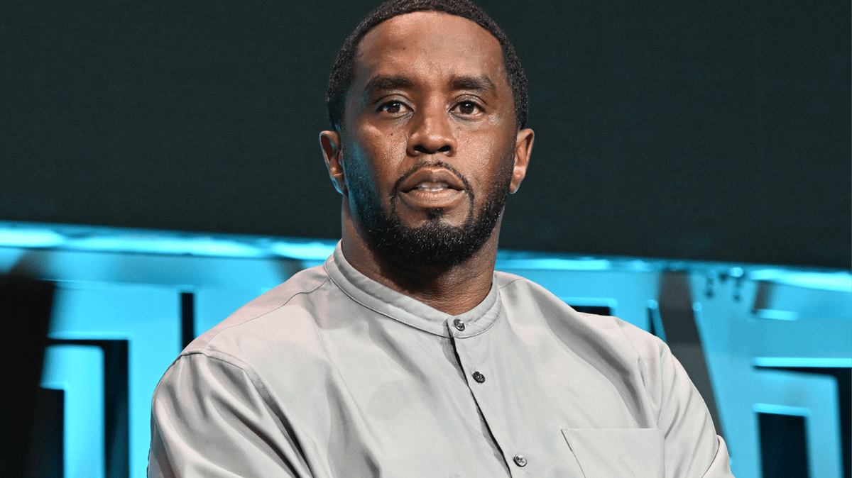 Judge threatens to remove Diddy from court after catching him ...