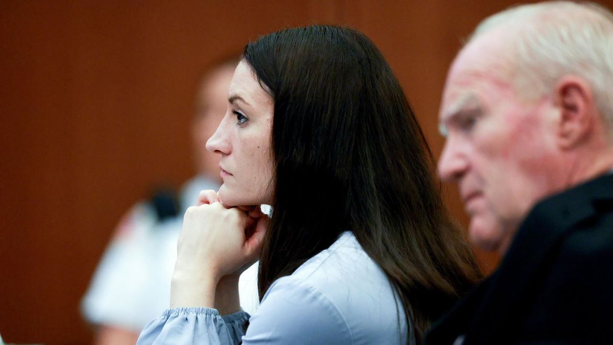 Lindsay Clancy's Jury Remains Stuck In Deliberations As Her Attorney Reveals What's Really In The 'Three Boxes' Of Letters Sent To Her During Homicide Trial