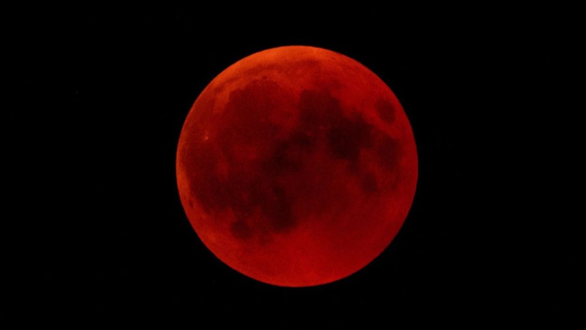 Is There A Blood Moon Today