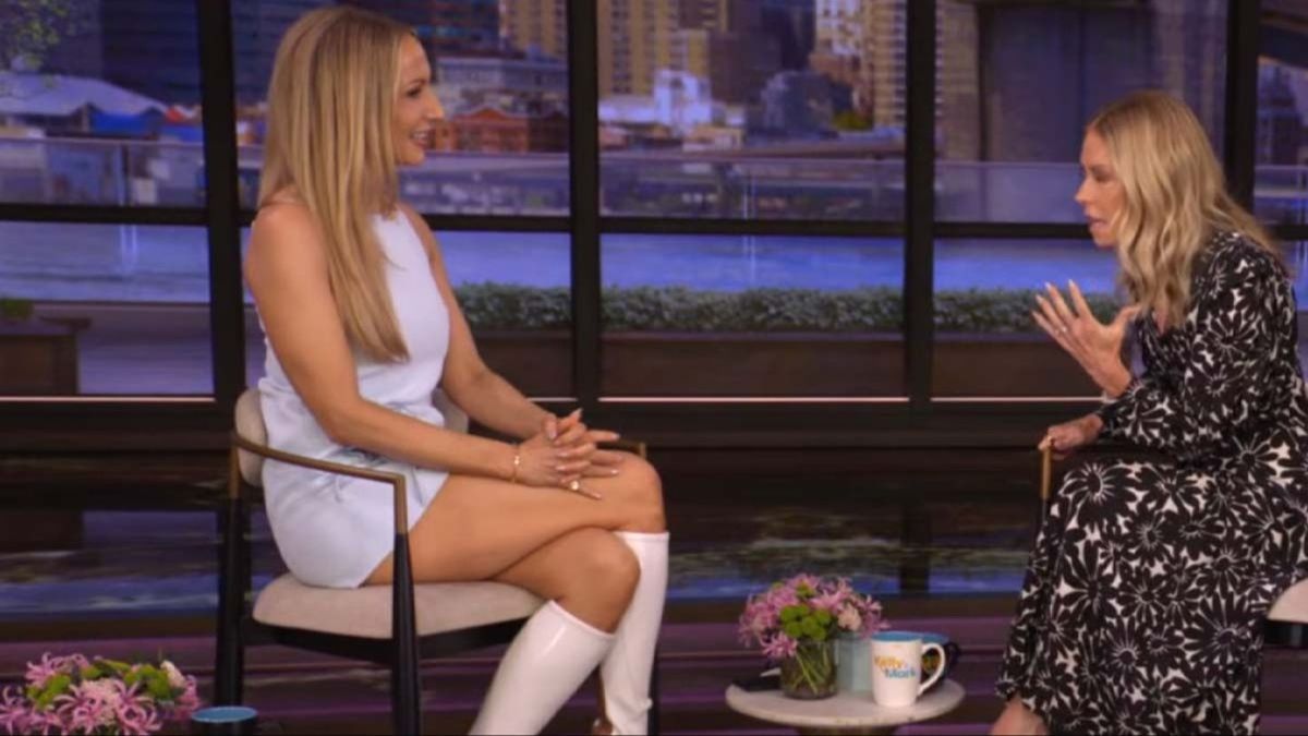 Nikki Glaser Suffers Wardrobe Malfunction On Live TV And Her Sassy Response Steals The Show