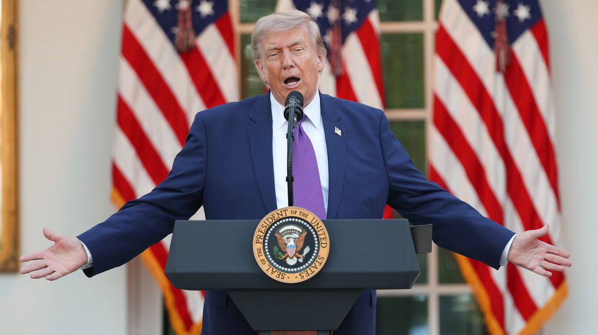 Trump’s $499 gold-plated mobile phone has finally launched and it has a huge design flaw