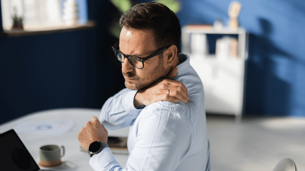 Experts reveal symptom in your shoulder that could be ‘silent killer’ cancer warning