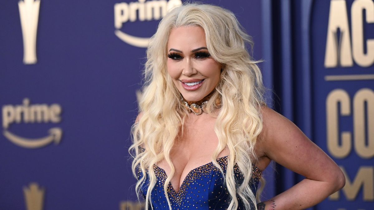 Bunnie Xo reveals why Jelly Roll's daughter is 'mad' about divorce news