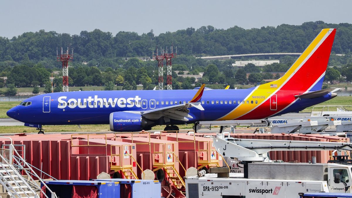 Southwest Airlines sparks backlash after calling out habit millions of passengers do after landing