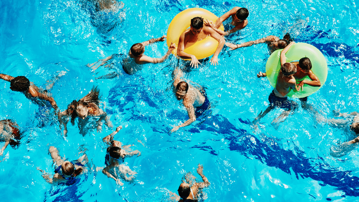 Expert issues warning about 'filth spinners' as swimmers admit to making gross mistake