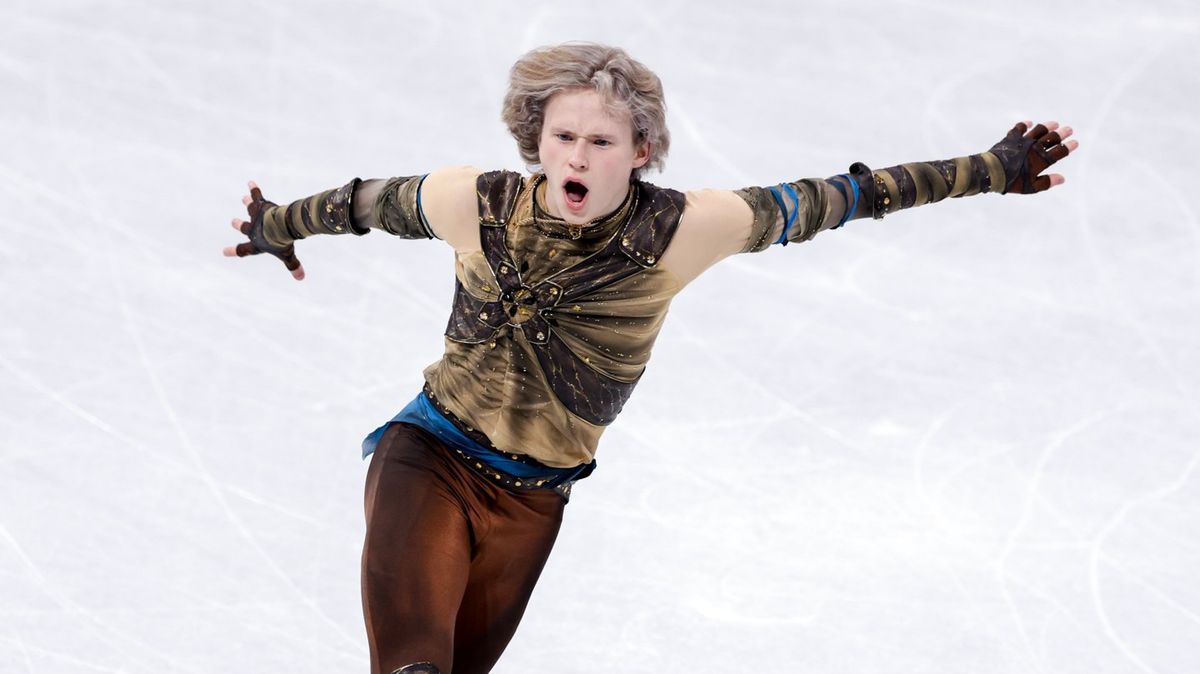 US Olympic ice skater performs once-illegal move that was banned for ...
