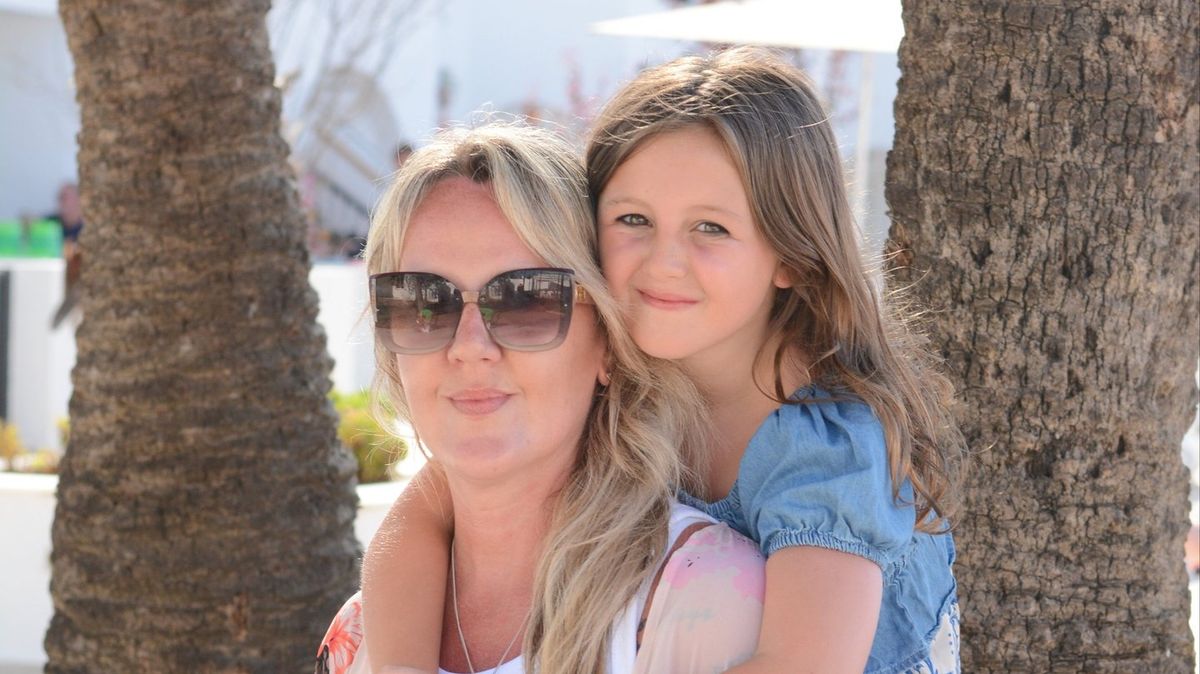 Mom rushes daughter, 7, to hospital after squishy toy exploded in her hands