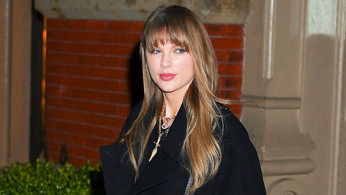 Taylor Swift hit with lawsuit from performer over her latest album name