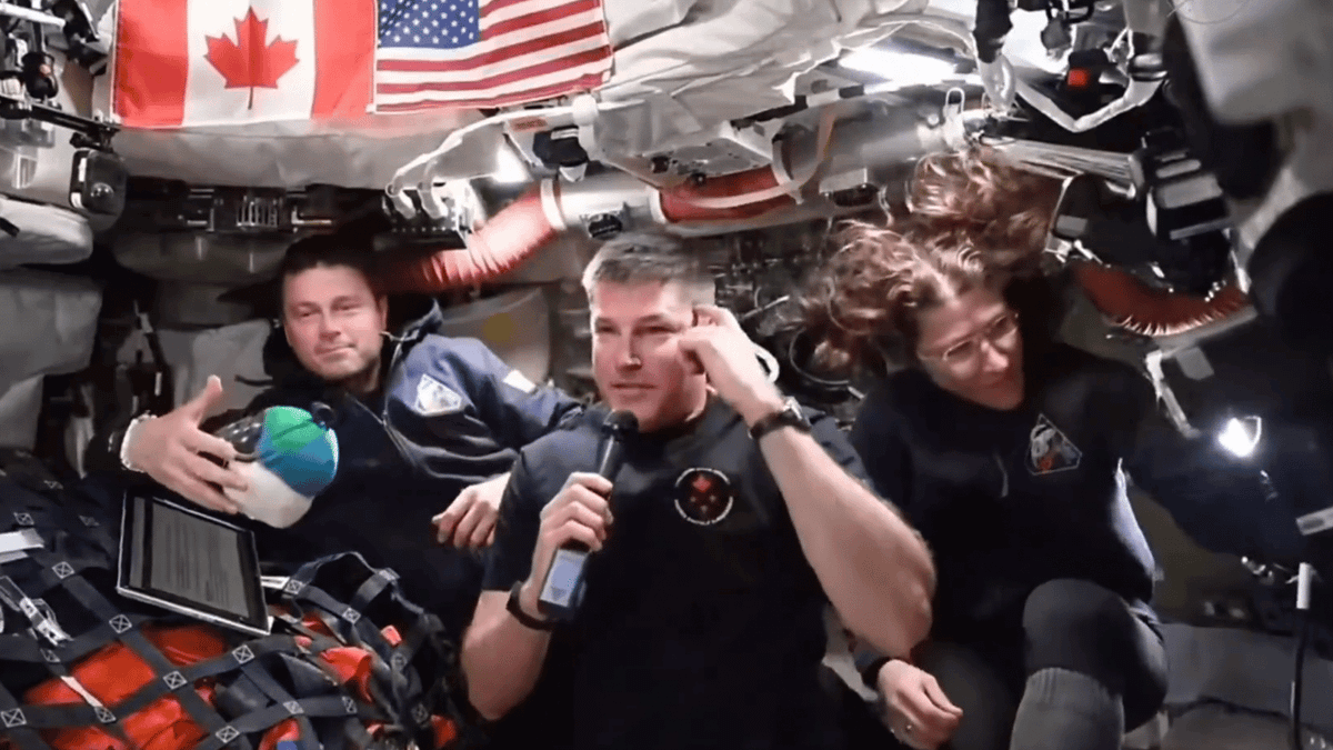 Artemis II crew try to shut down conspiracy theory about stars