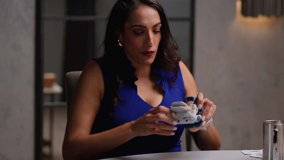 Doctor shows you can increase penis length by 2cm with easy 30-minute routine in new footage