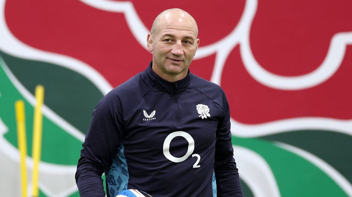 Eddie O'Sullivan critical of England star who 'is no more a centre than I am an astronaut'