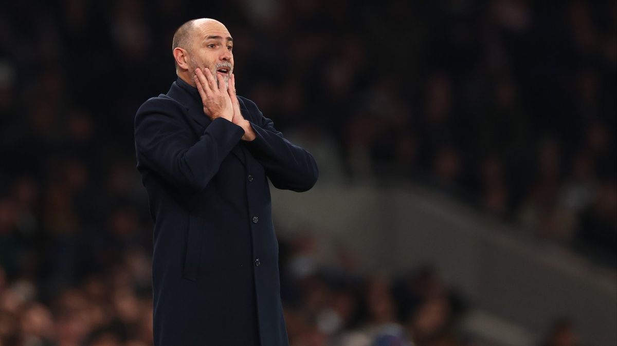 Spurs legend offers to take job as Premier League relegation fears grow - SPORTbible