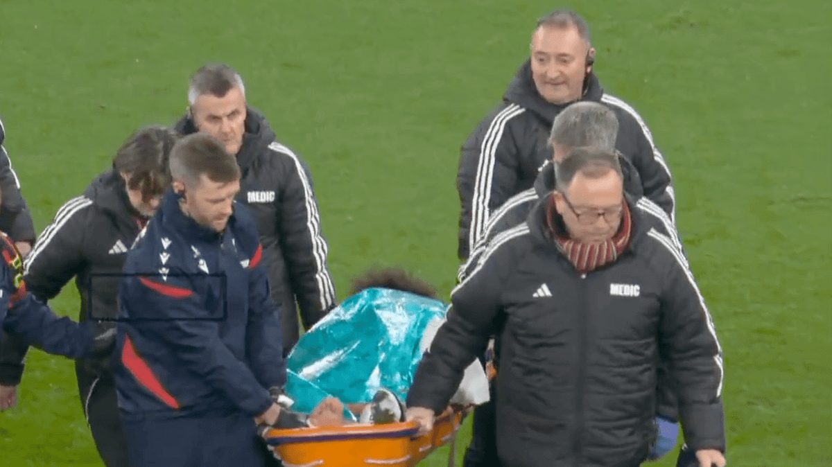 Chris Richards Stretchered Off as Medics Cover Up Bizarre Off-The-Ball ...
