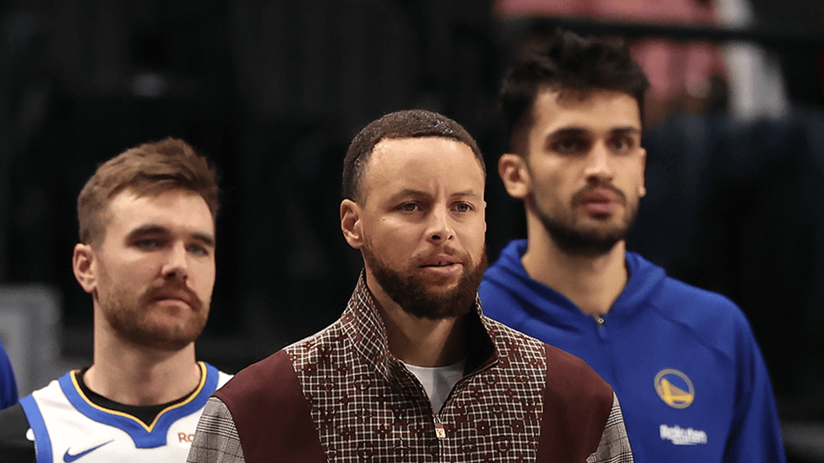 Steph Curry left stunned as teammate stretchered off after horrible freak injury