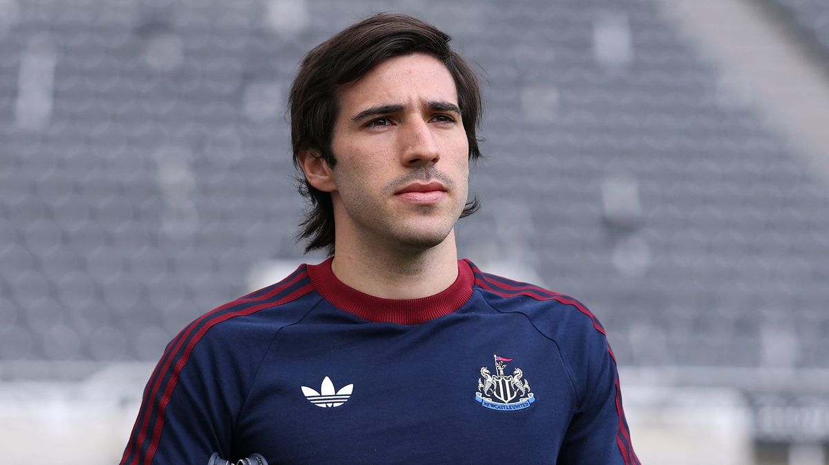Fans completely baffled by Tottenham's latest bid for Newcastle midfielder Sandro Tonali - SPORTbible