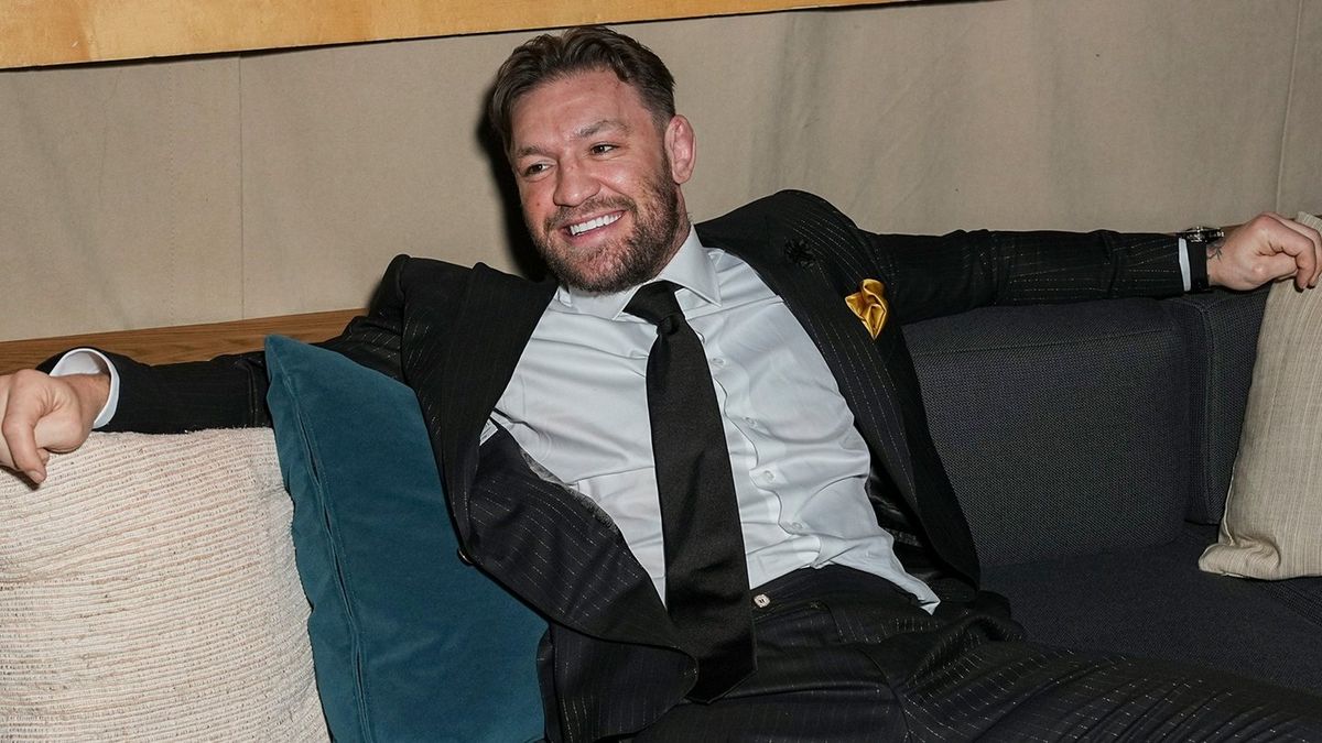 Conor McGregor receives bizarre rare gift ahead of UFC return