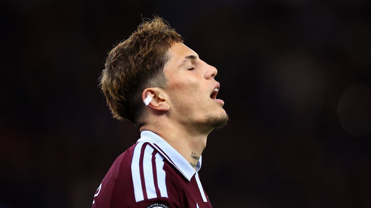 'Deliberately breaking him down' - Alejandro Garnacho's Aston Villa cameo vs Viking sparks eye-catching Unai Emery theory