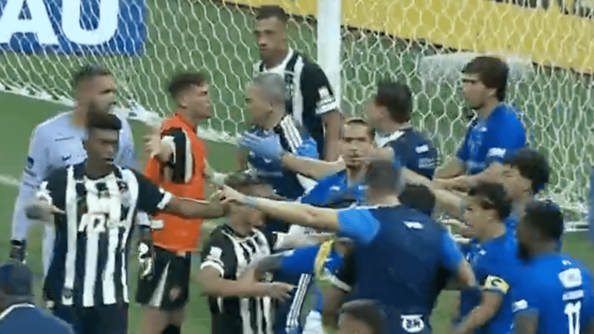Red card record broken as Hulk among 23 players sent off in Brazil brawl