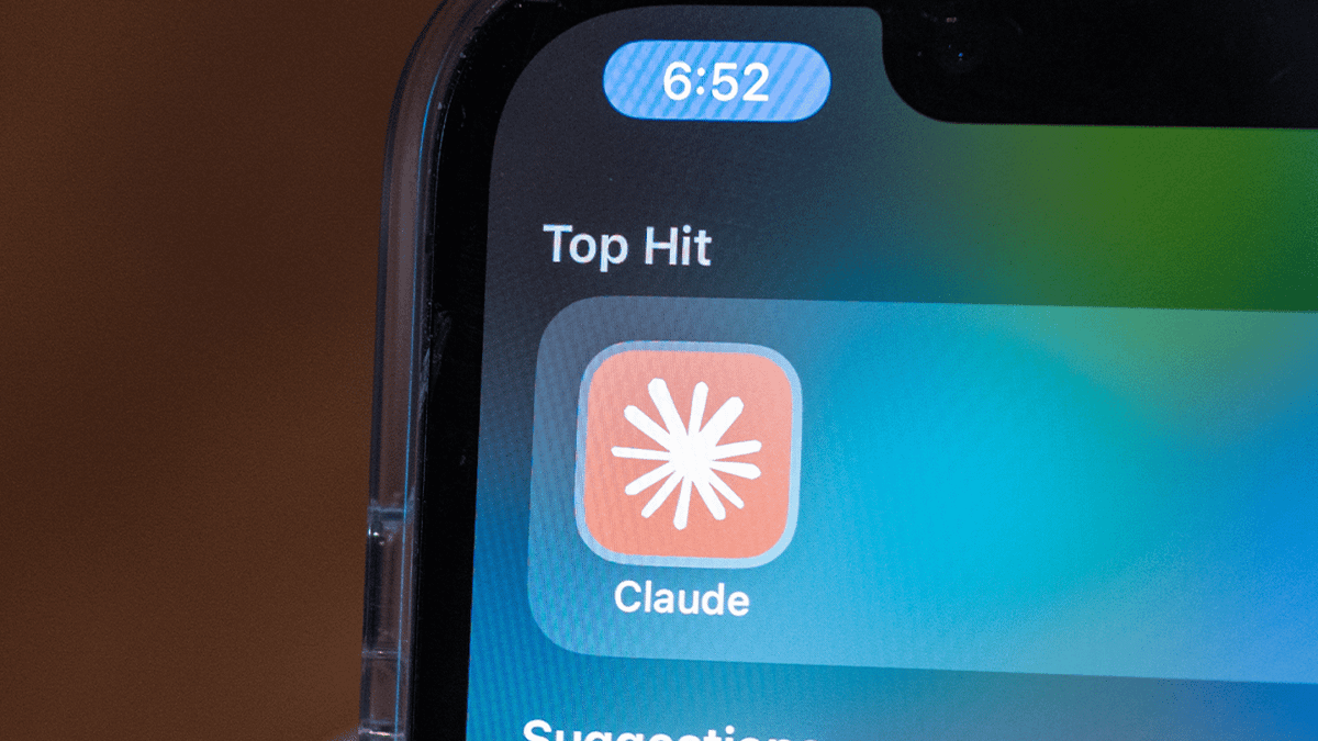 Anthropic speaks out on why AI bot Claude keeps telling users to go to sleep - UNILAD Tech