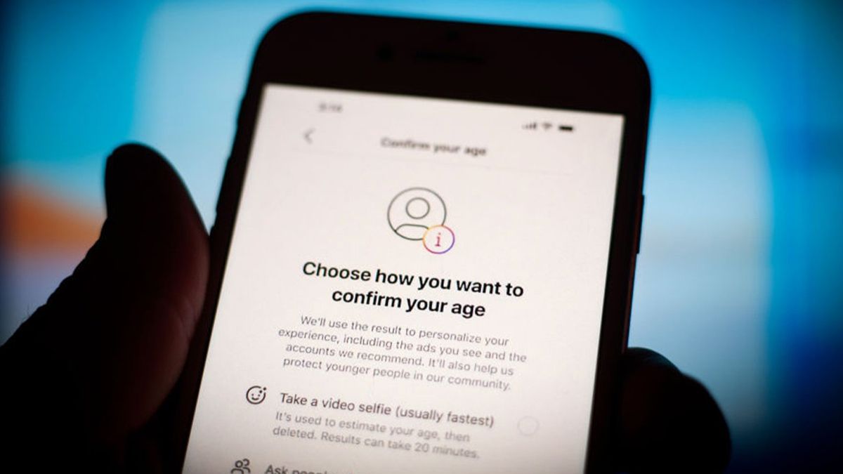 Signal issues urgent warning over 'dystopian' new phone privacy laws